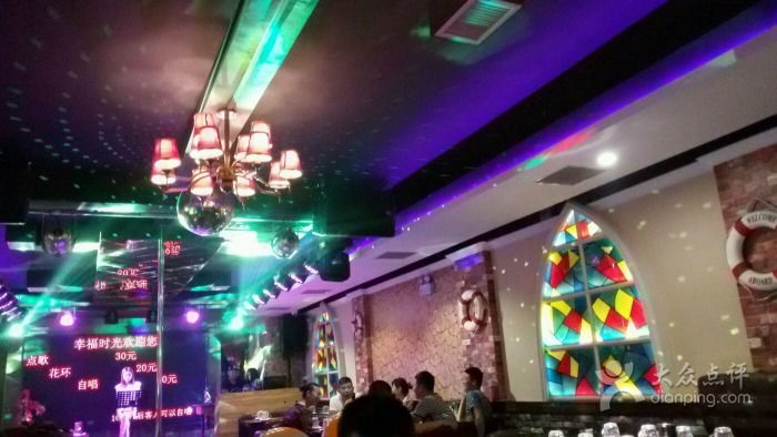 幸福时光串工厂 点燃味蕾与回忆的串串香之旅